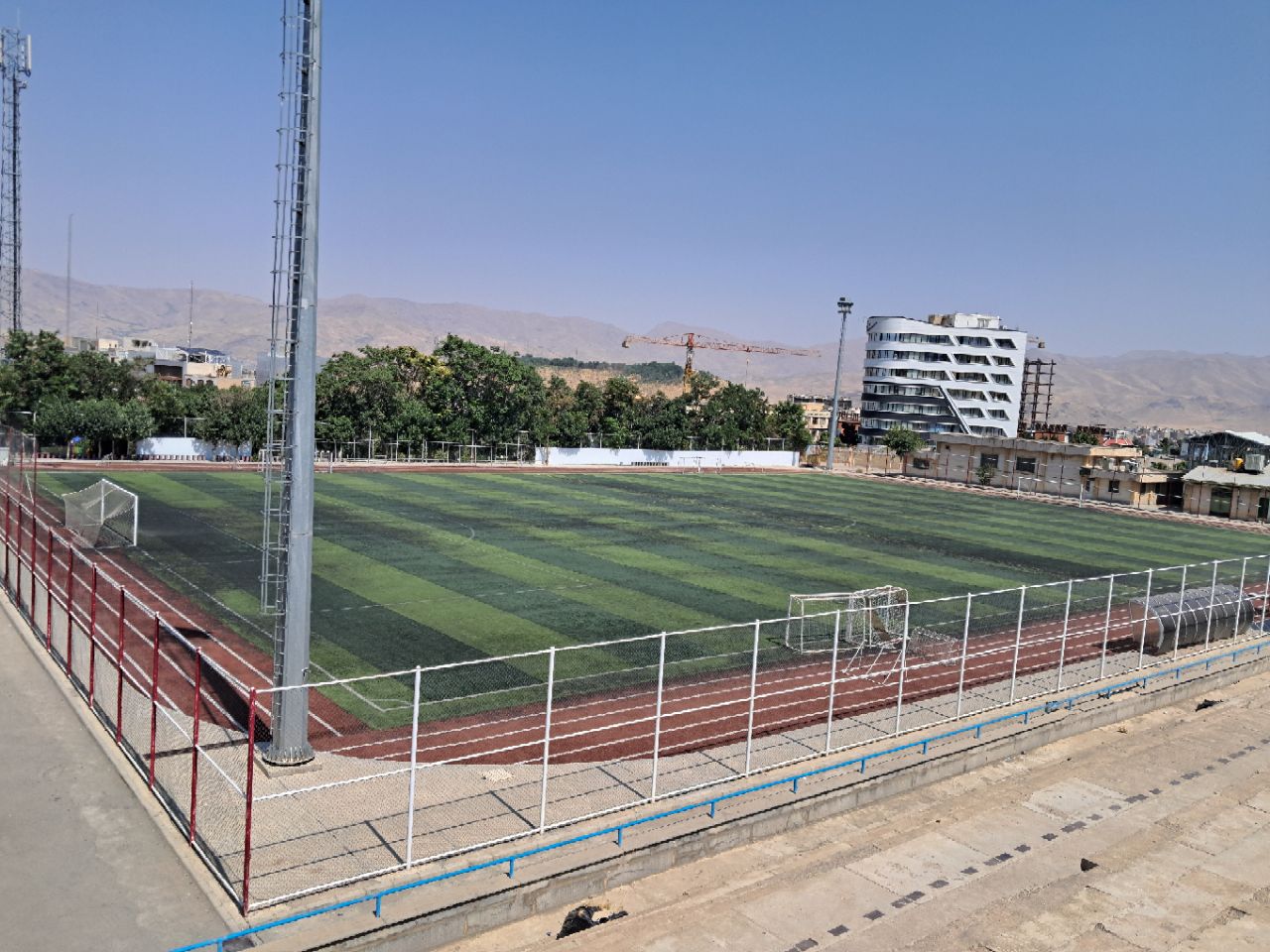 استقلال ( چمن اختصاصی آبیدر )